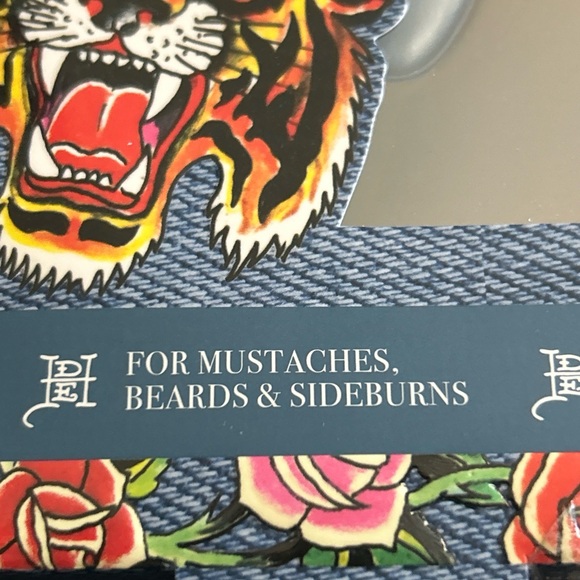 Ed Hardy 3 pc men's Facial Touch-up Razor Set travel grooming kit & Razor See - Picture 9 of 12